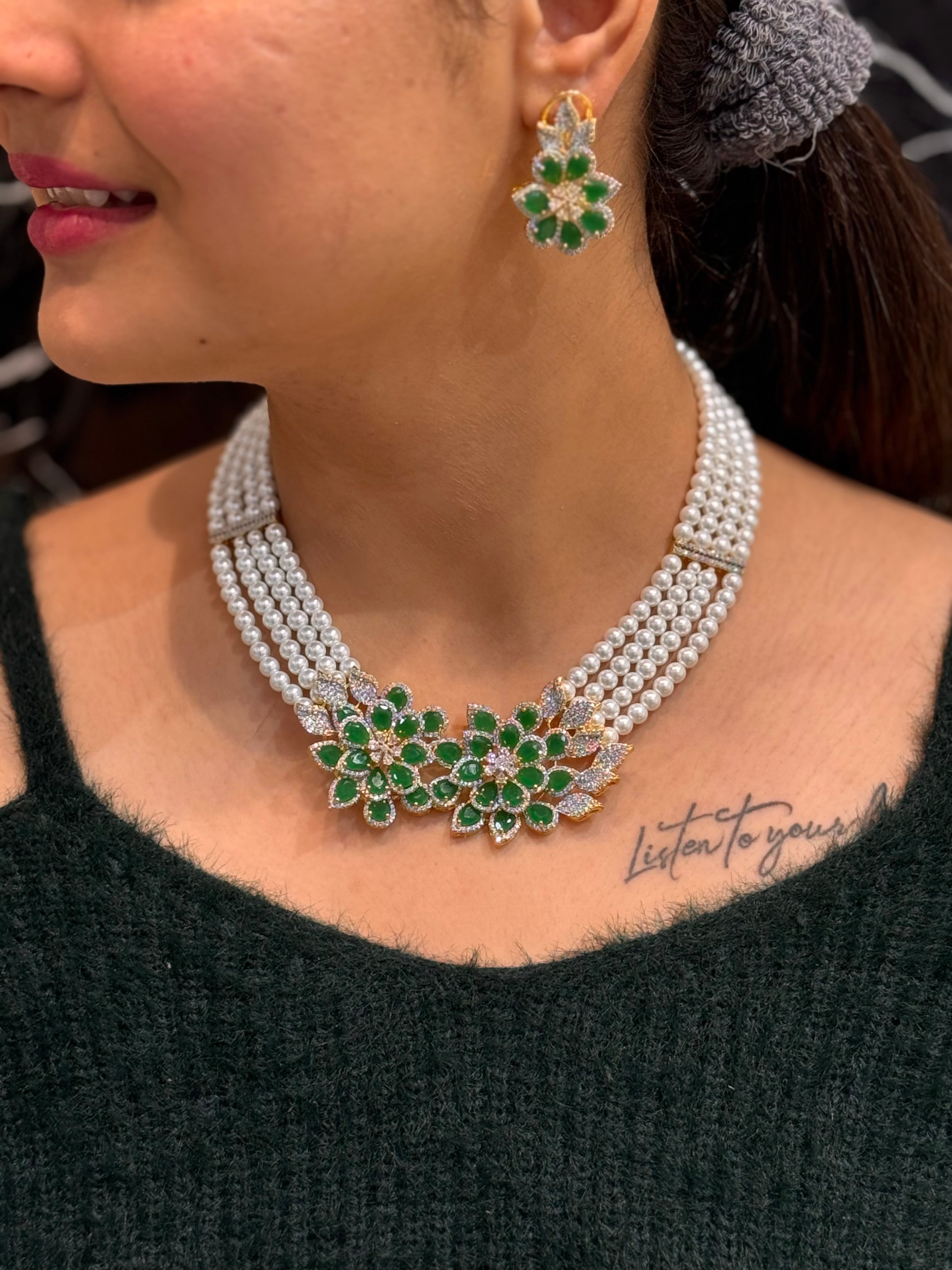 KIRTI NECKLACE